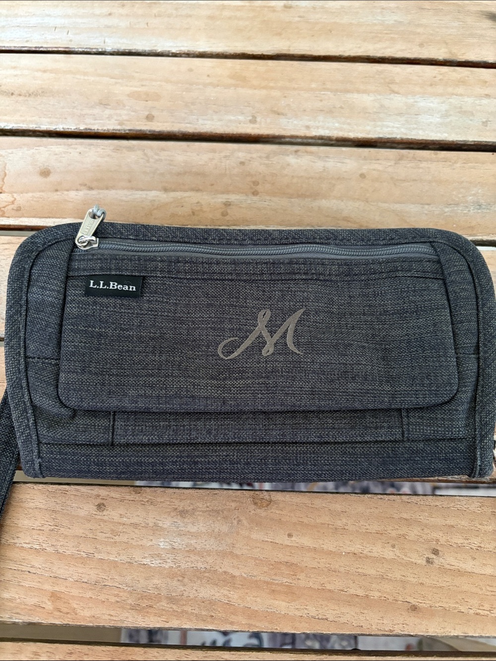 🍓L.L. Bean grey travel organizer wallet “M”
